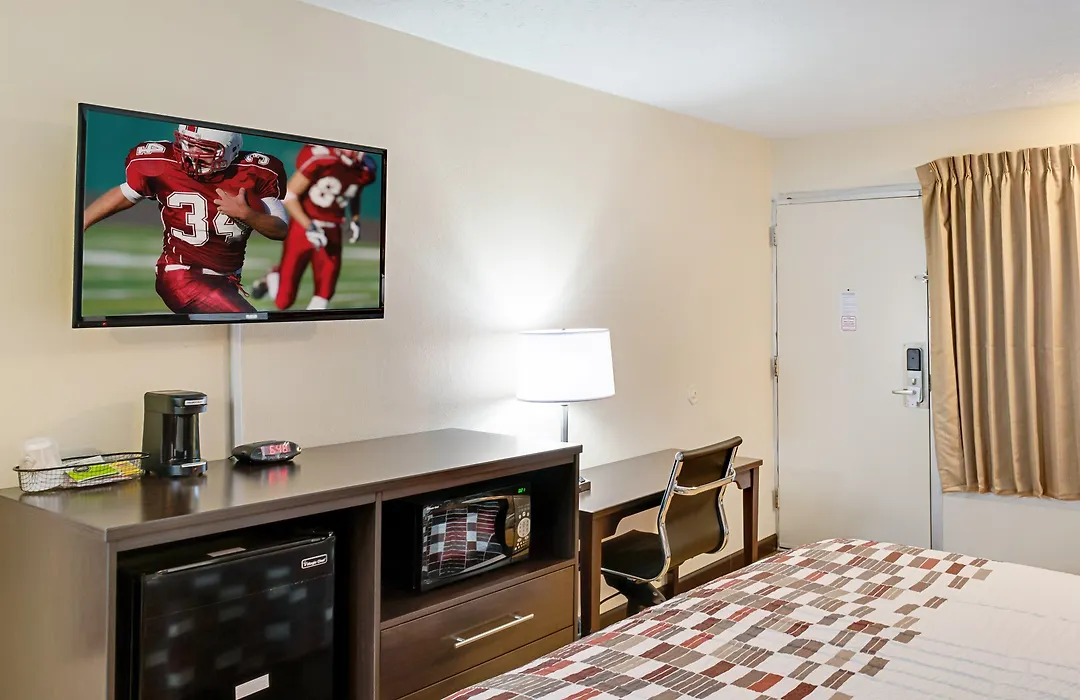 Red Roof Inn Indianapolis - Castleton-1