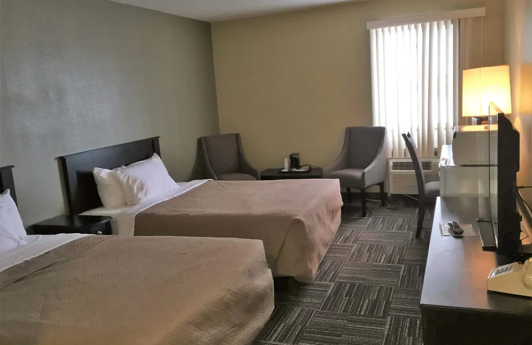 Sunlac Inn Devils Lake-1