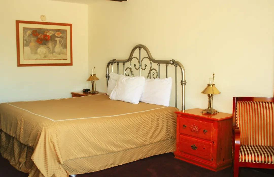 Passion Play Road Inn - Formerly Statue Road Inn-1