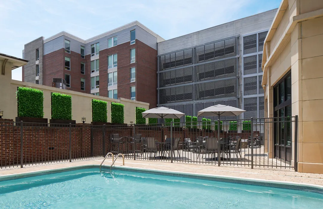 Fairfield Inn & Suites By Marriott Savannah Downtown Historic District-1