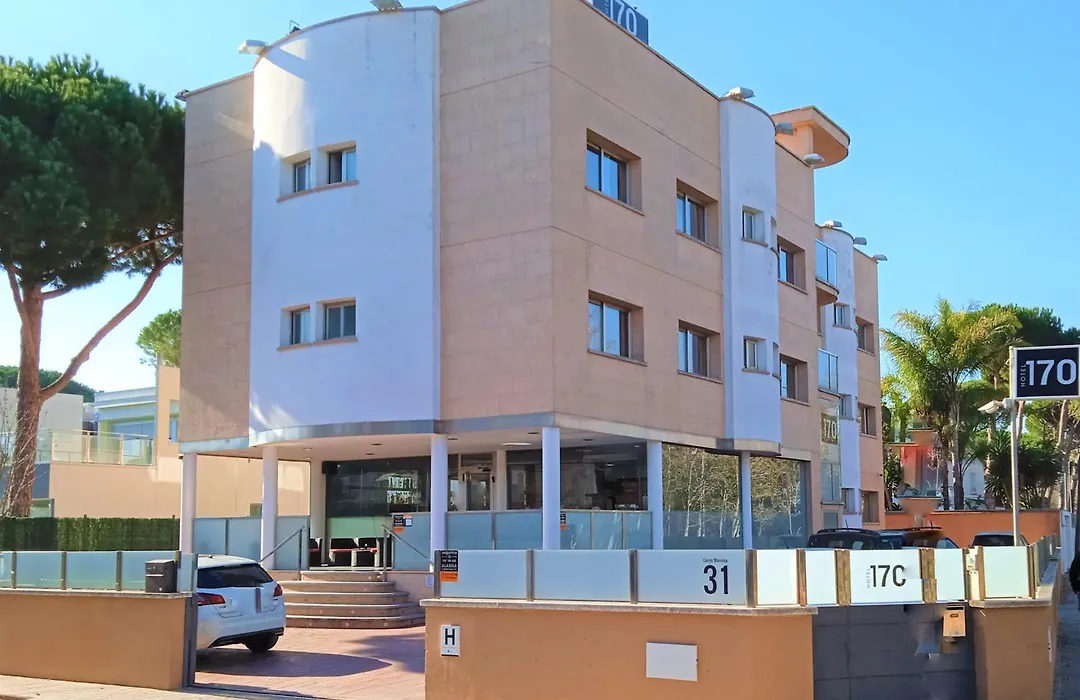 Hotel 170-1