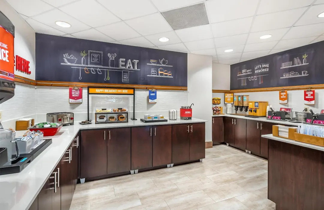 Hampton Inn Fort Myers-Airport & I-75-1