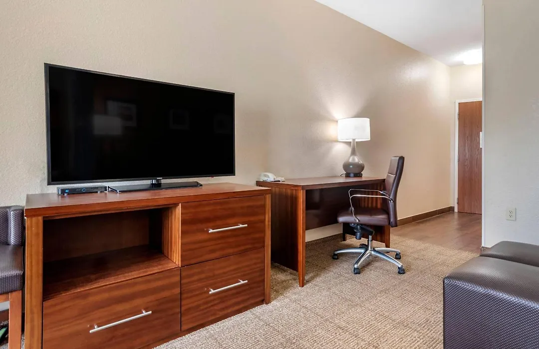 Comfort Suites Vicksburg-1