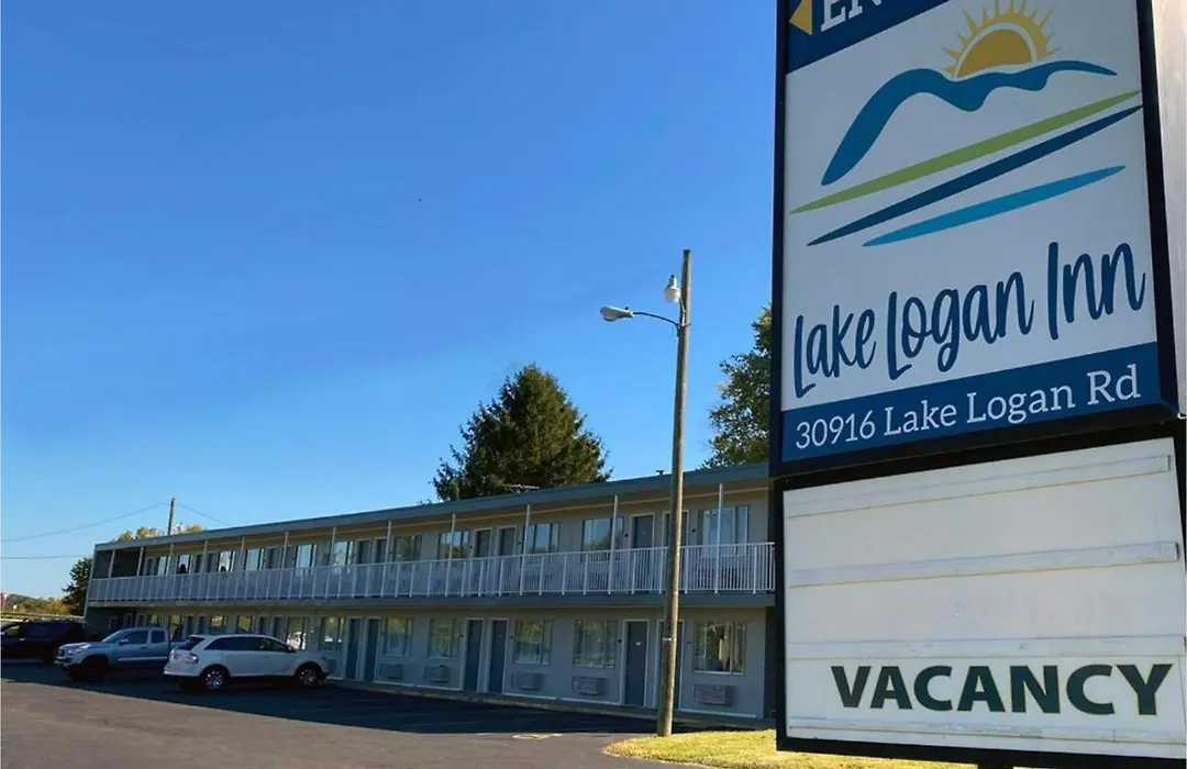 Lake Logan Inn-1