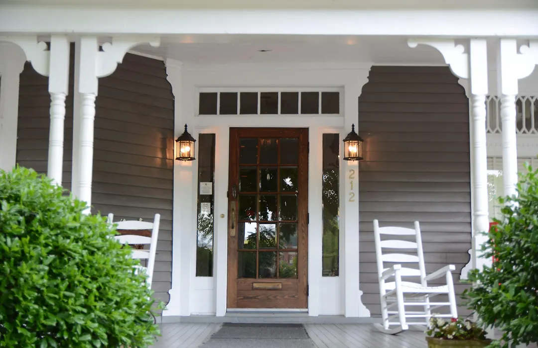 Bluff View Inn-1