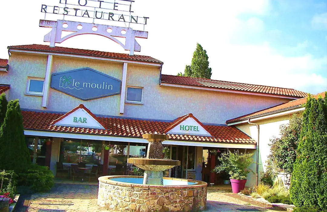 LOGIS Hôtel Le Moulin Des Gardelles-1