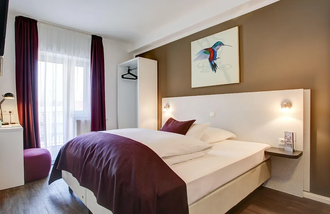 Hotel West-1