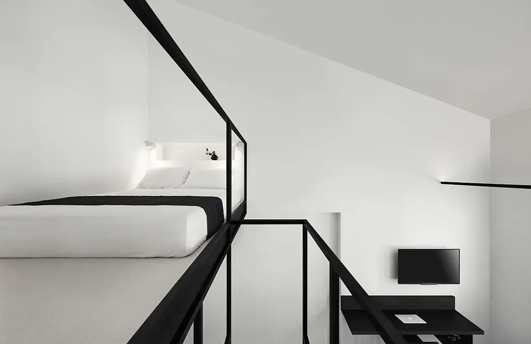 Hotel Mono-1