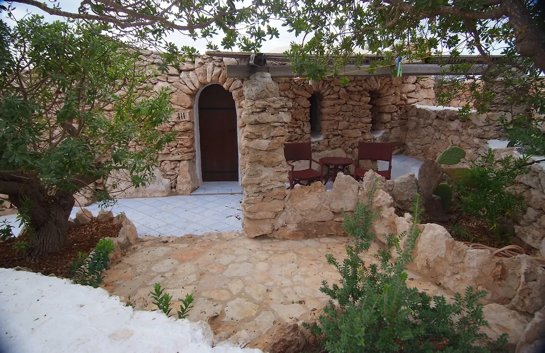 I Dammusi di Borgo Cala Creta-1