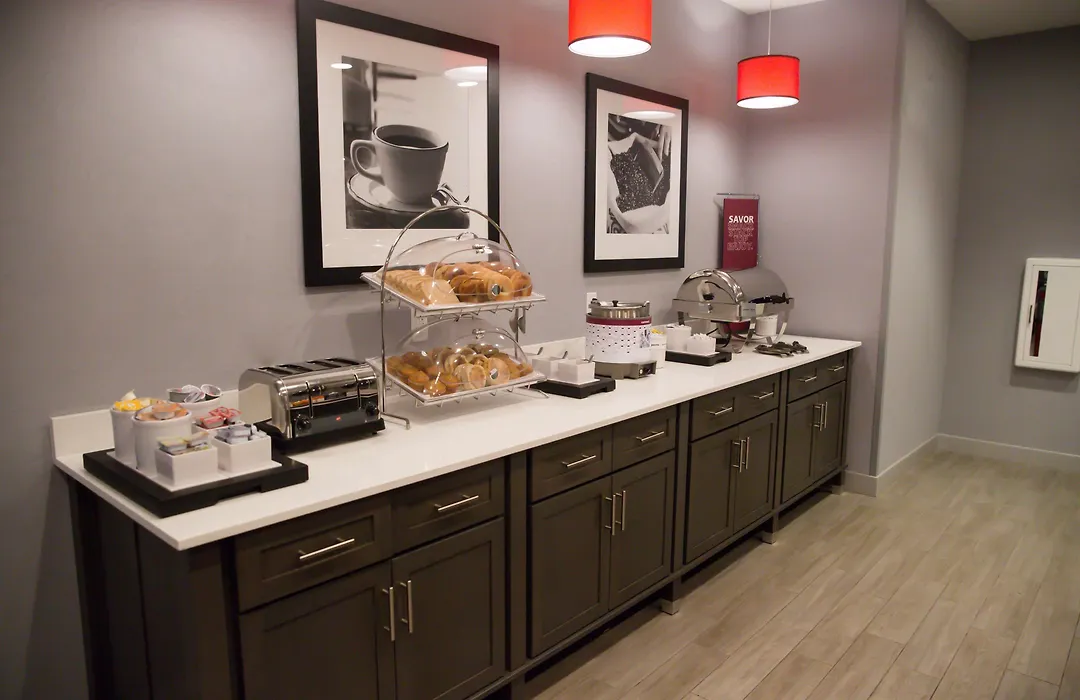 Hampton Inn-Pontiac-1