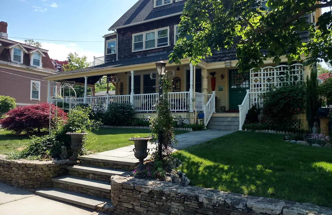 Armistead Cottage Bed & Breakfast-1