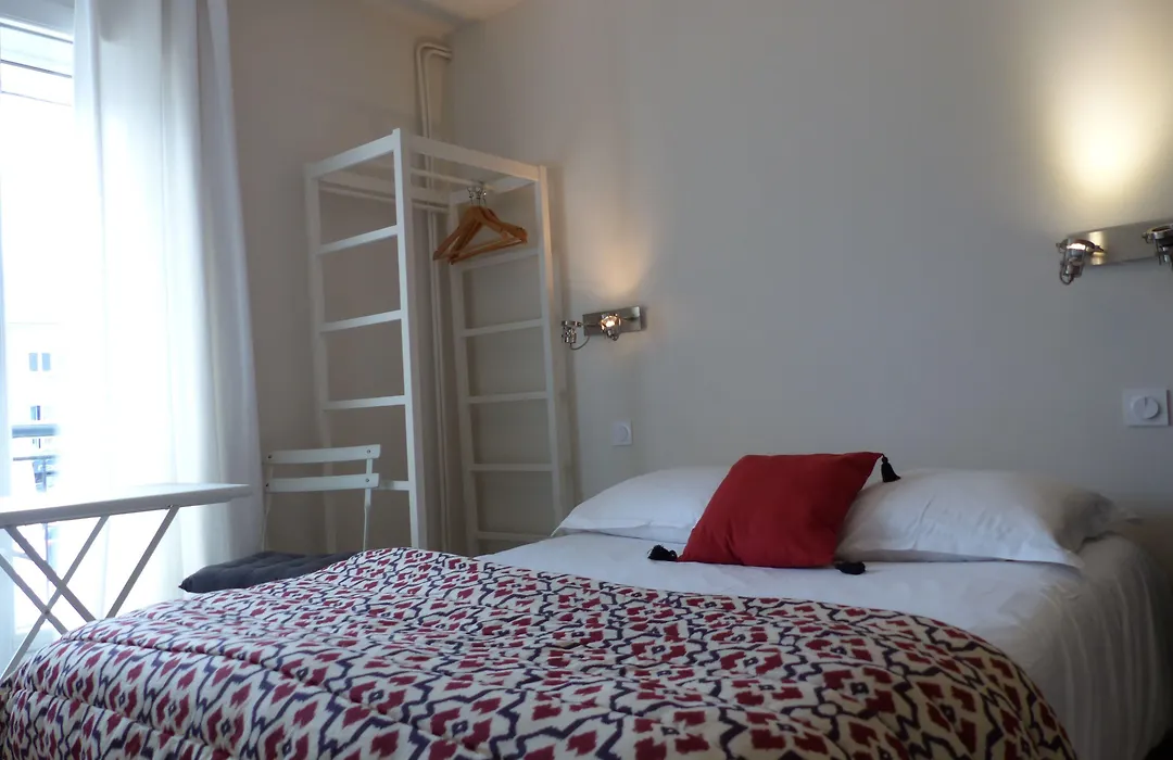 Hôtel Les Bains-1
