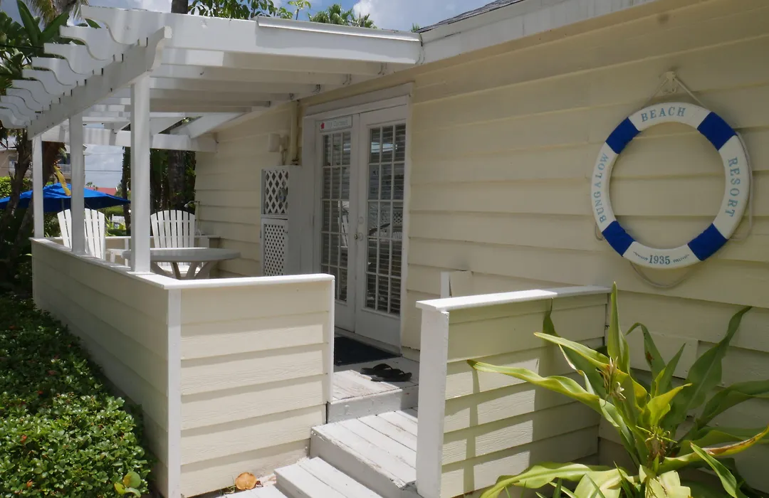 Bungalow Beach Resort-1