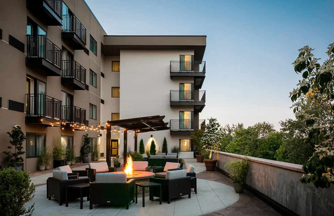 Courtyard By Marriott Corvallis-1