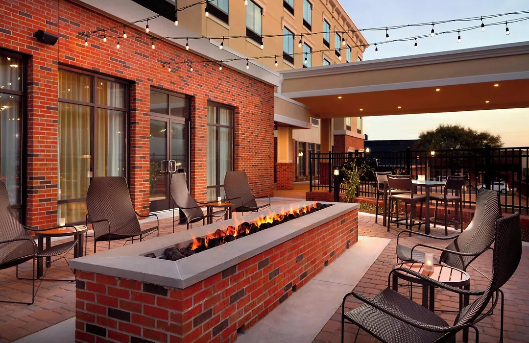 Courtyard By Marriott Lagrange-1