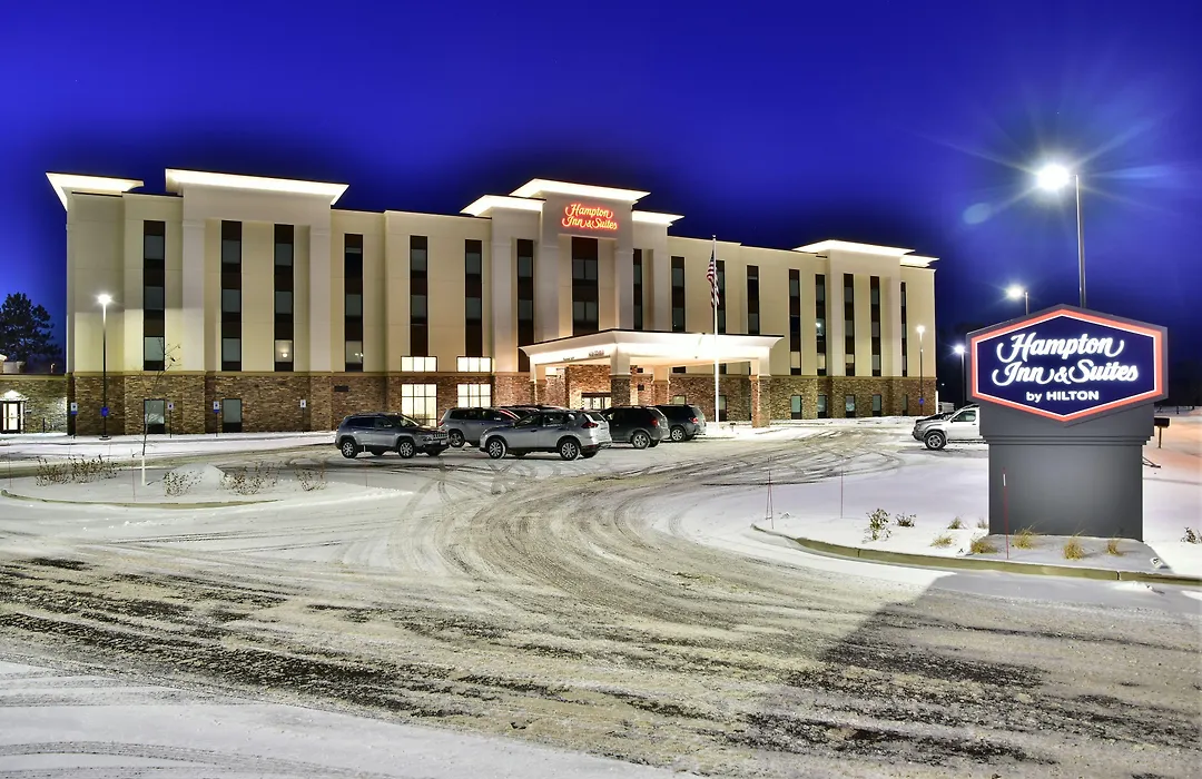 Hampton Inn & Suites Menomonie-Uw Stout-1