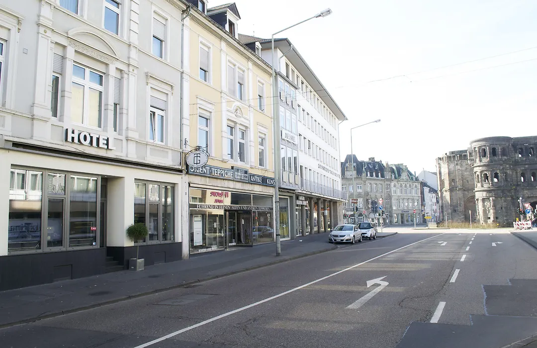 Hotel Porta Nigra-1