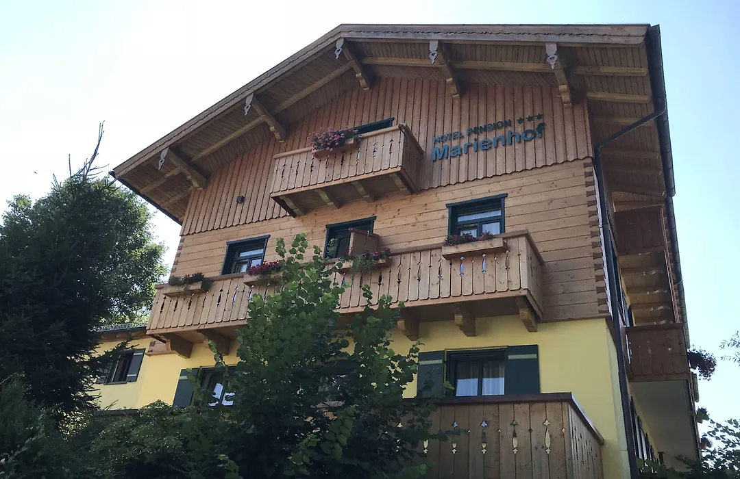 Marienhof-1
