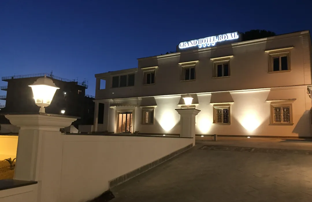Grand Hotel Royal-1