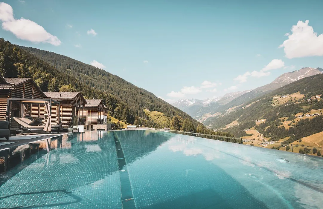 Boutique Hotel und Chalets Bergwiesenglück-1