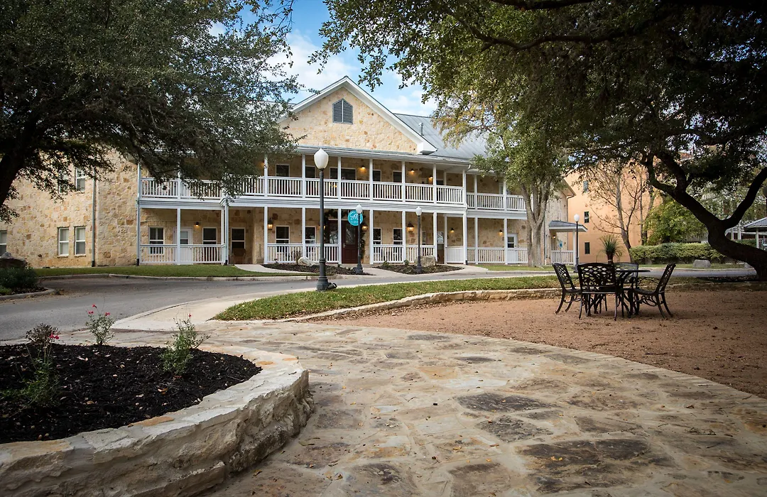 Gruene River Hotel & Retreat-1