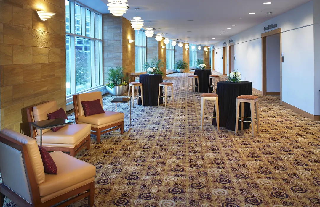 Graduate By Hilton Cincinnati-1