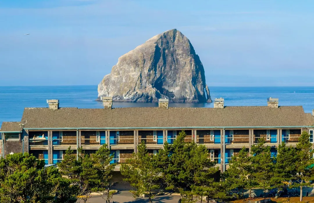 Inn At Cape Kiwanda-1