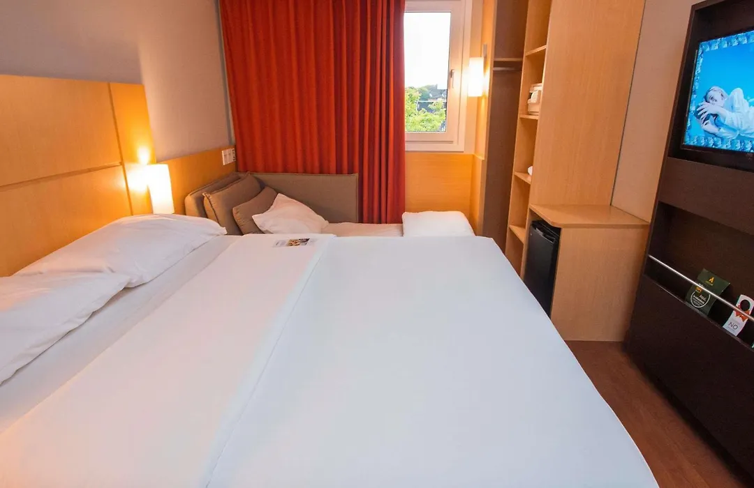 Ibis Asuncion-1