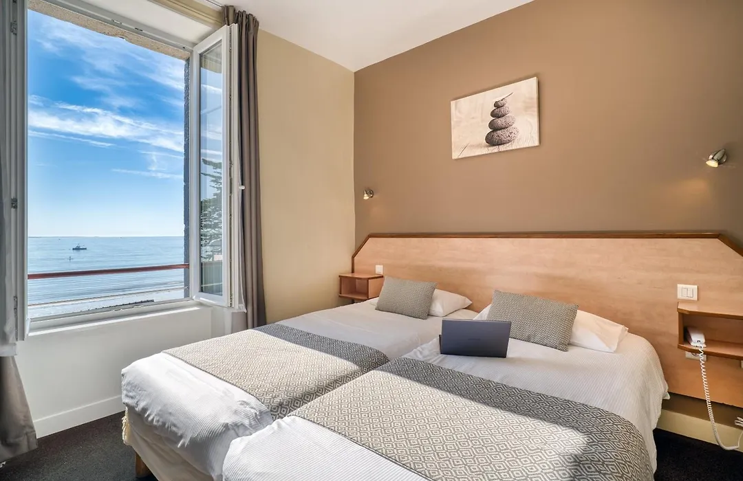 Logis Hotel Belle-Vue-1