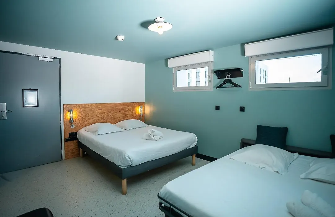 Eklo Hotels Bordeaux Centre Bastide-1