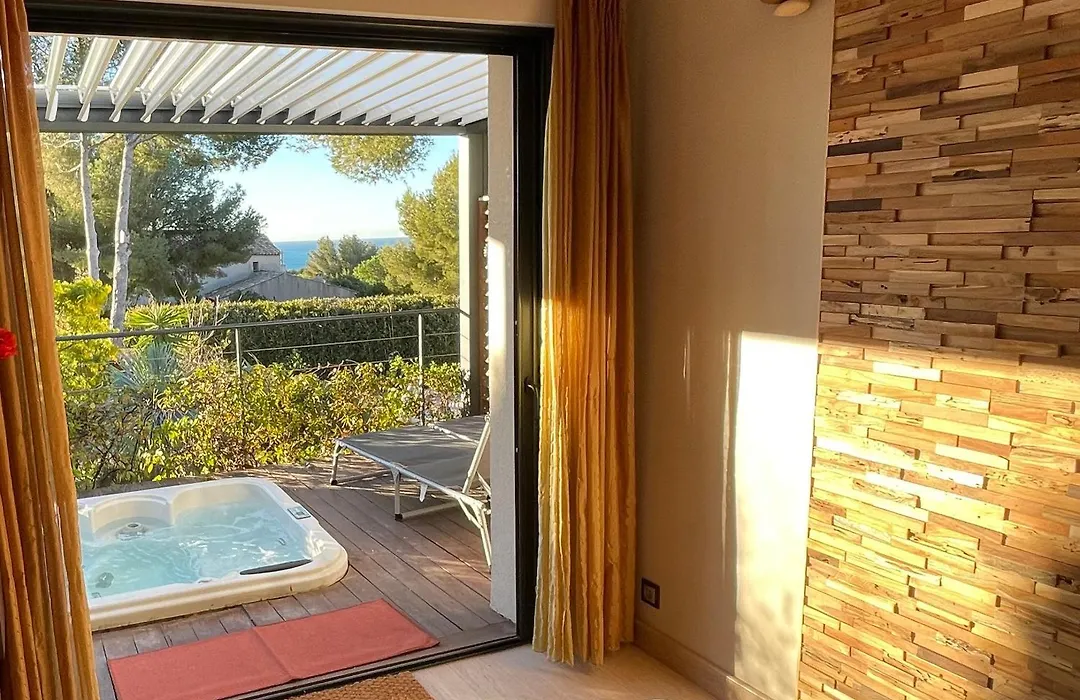 L'Escale Cote Bleue B&B And Spa-1