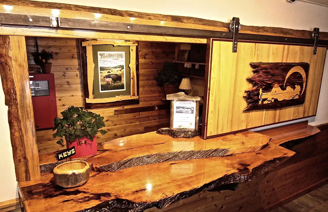 Yellowstone Village Inn And Suites-1