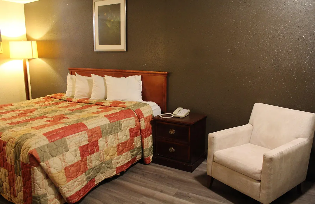 Regency Inn-1