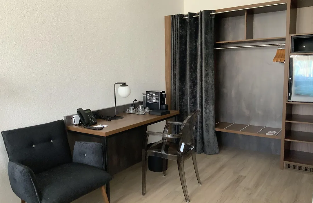 Hotel am Schlosstheater-1