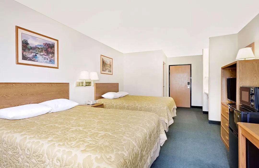 Super 8 By Wyndham Battle Mountain-1