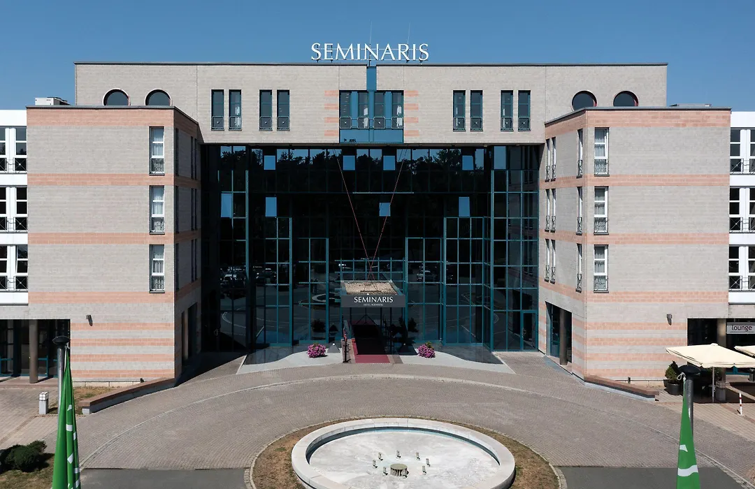 Seminaris Sunday Hotel Nürnberg-1