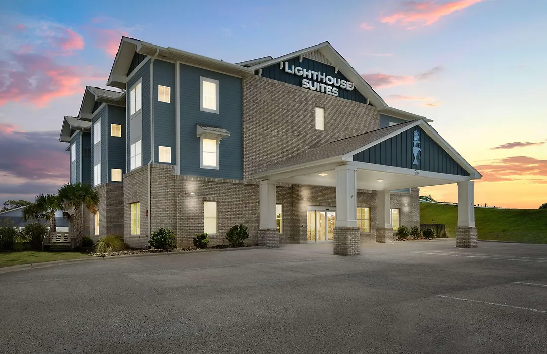 Lighthouse Suites - Best Western Signature Collection-1