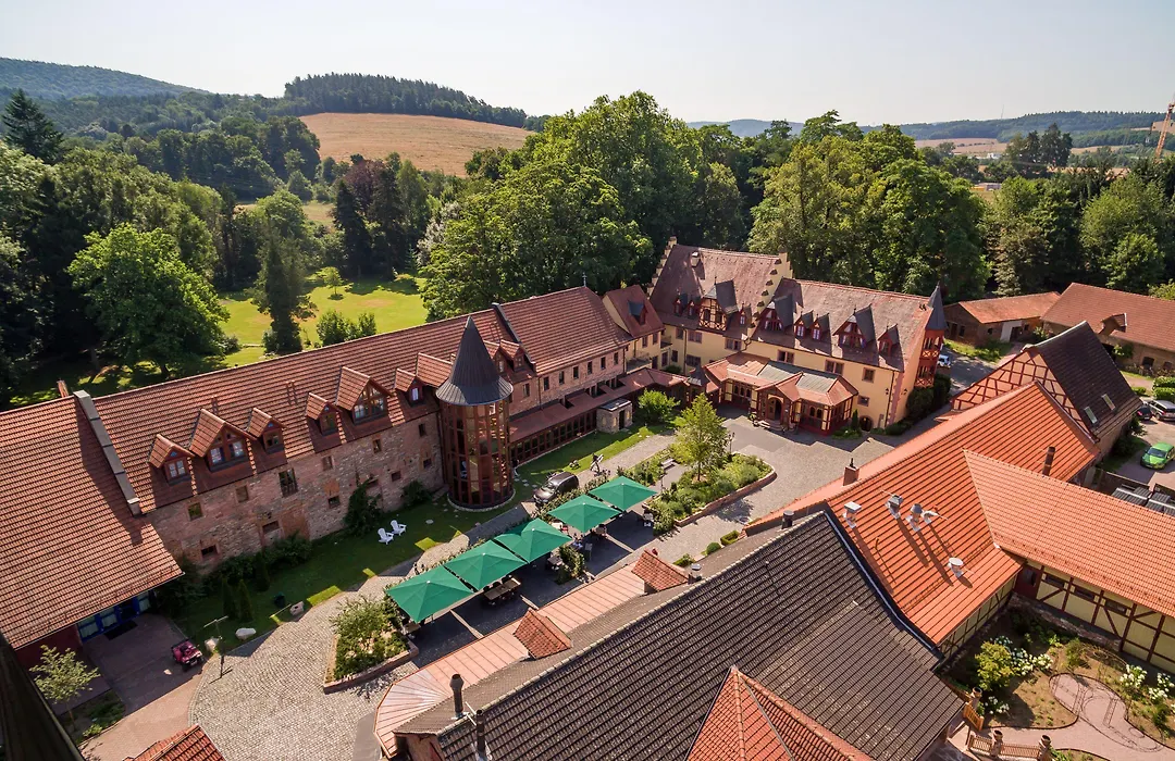 Schlosshotel Weyberhöfe-1