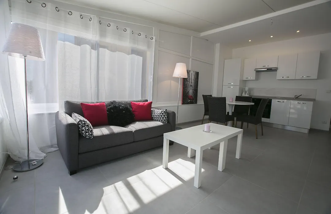 Le Grand Large Bord de Mer Hotel&Appartements-1