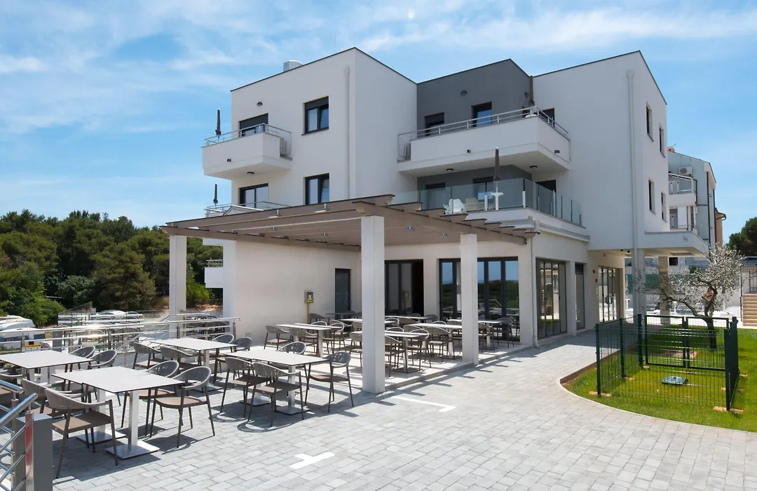 Aparthotel Punta Blu - POOL&SPA-1