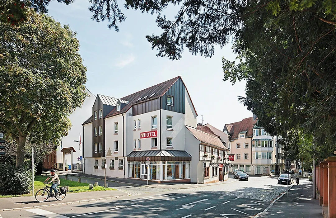 Zum Goldenen Ochsen, Hotel&Gasthaus am Schlossgarten-1