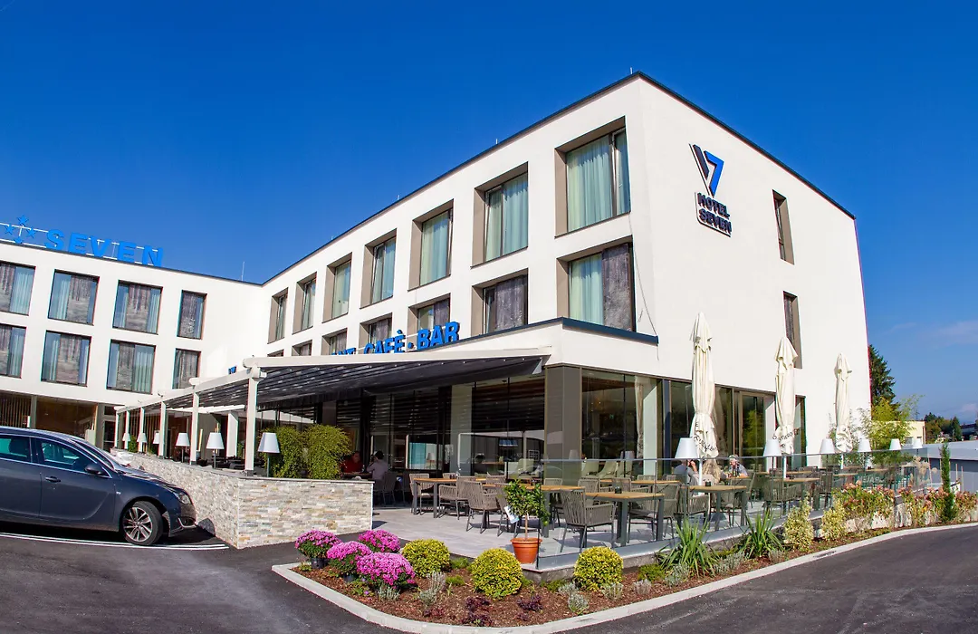 Hotel Seven-1