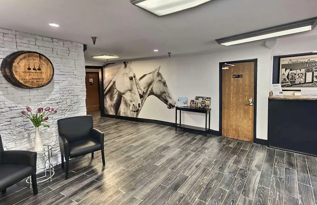 Super 8 By Wyndham Georgetown-1