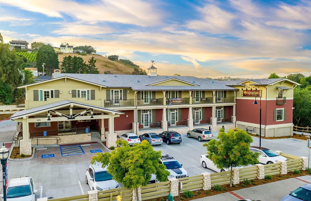 The Agrarian Hotel; Best Western Signature Collection-1