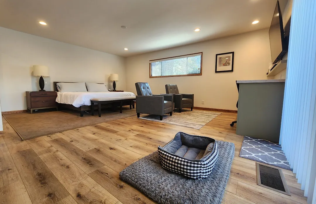 Silver Pines Lodge-1