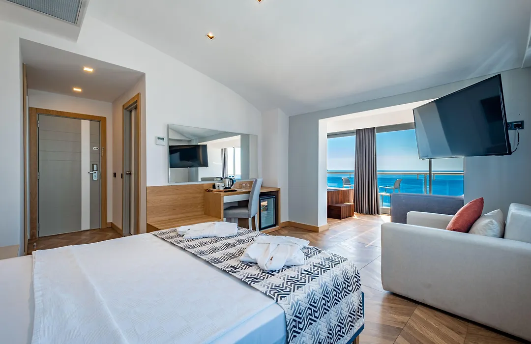 Pearly Hotel-1