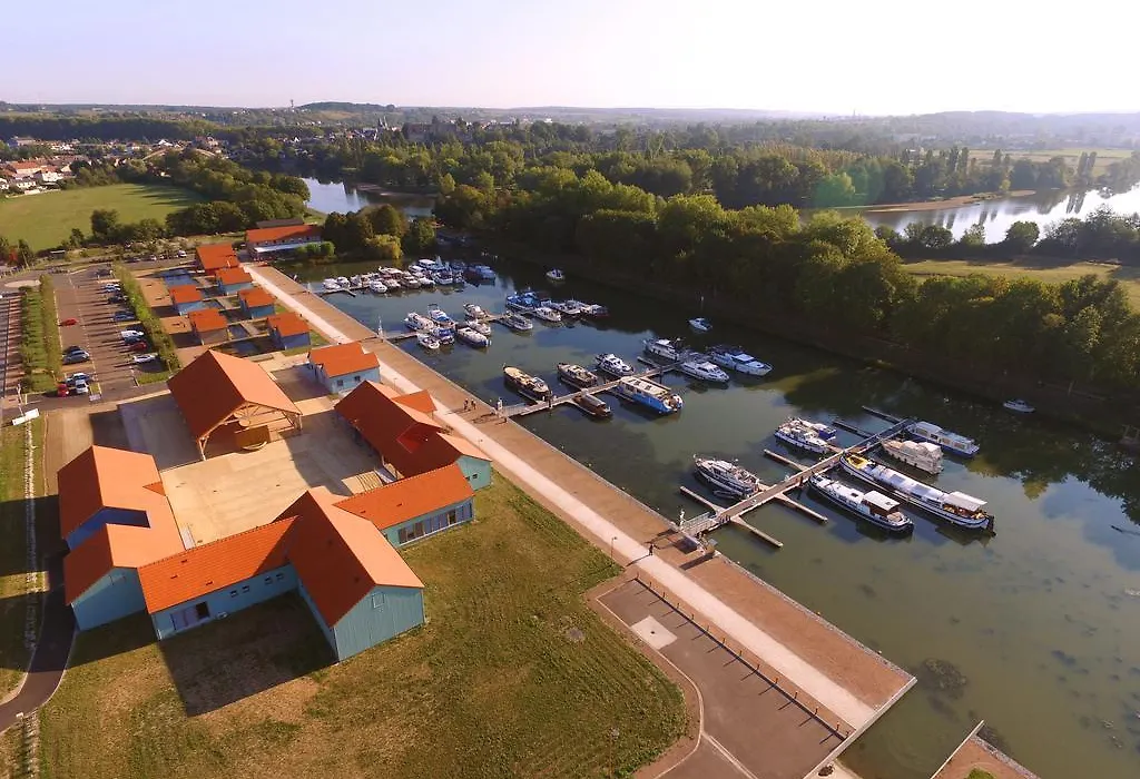 Le Port de Decize-1