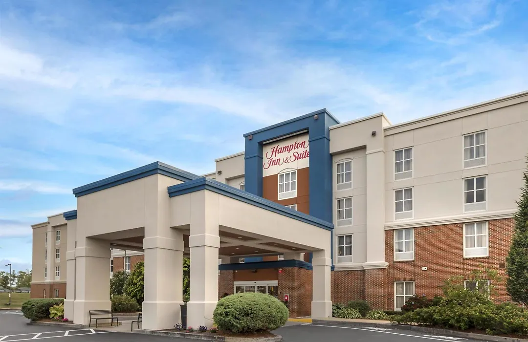 Hampton Inn & Suites By Hilton Plymouth-1
