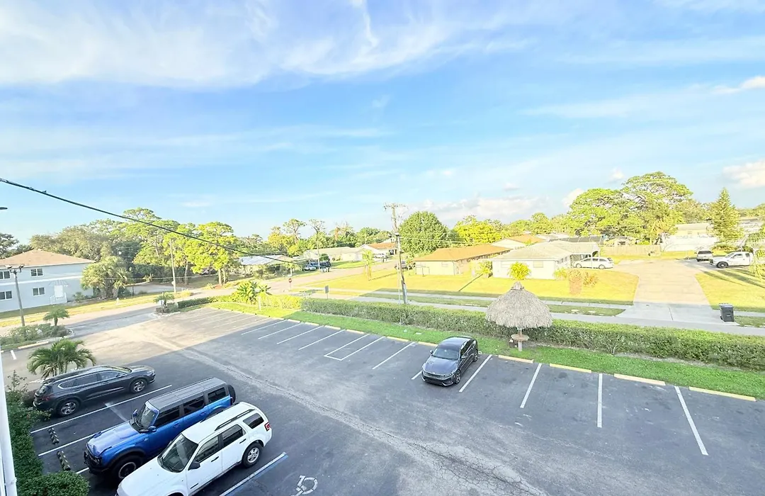 Lantern Inn & Suites - Sarasota-1