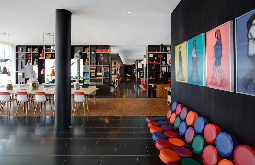 citizenM Paris Charles de Gaulle Airport-1